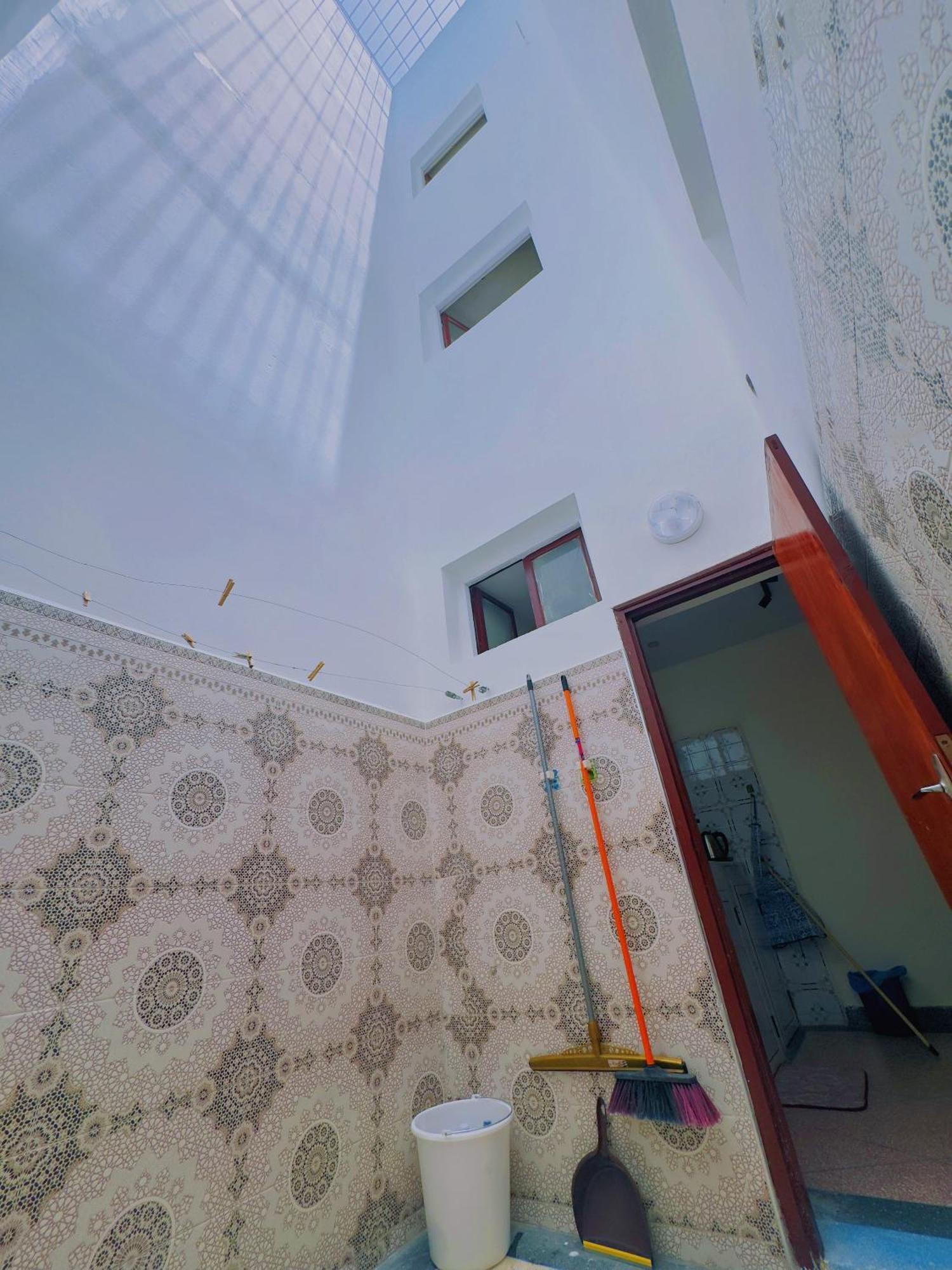 Quiet Near - High Speed Wifi, Free Parking & Private Entry Appartement