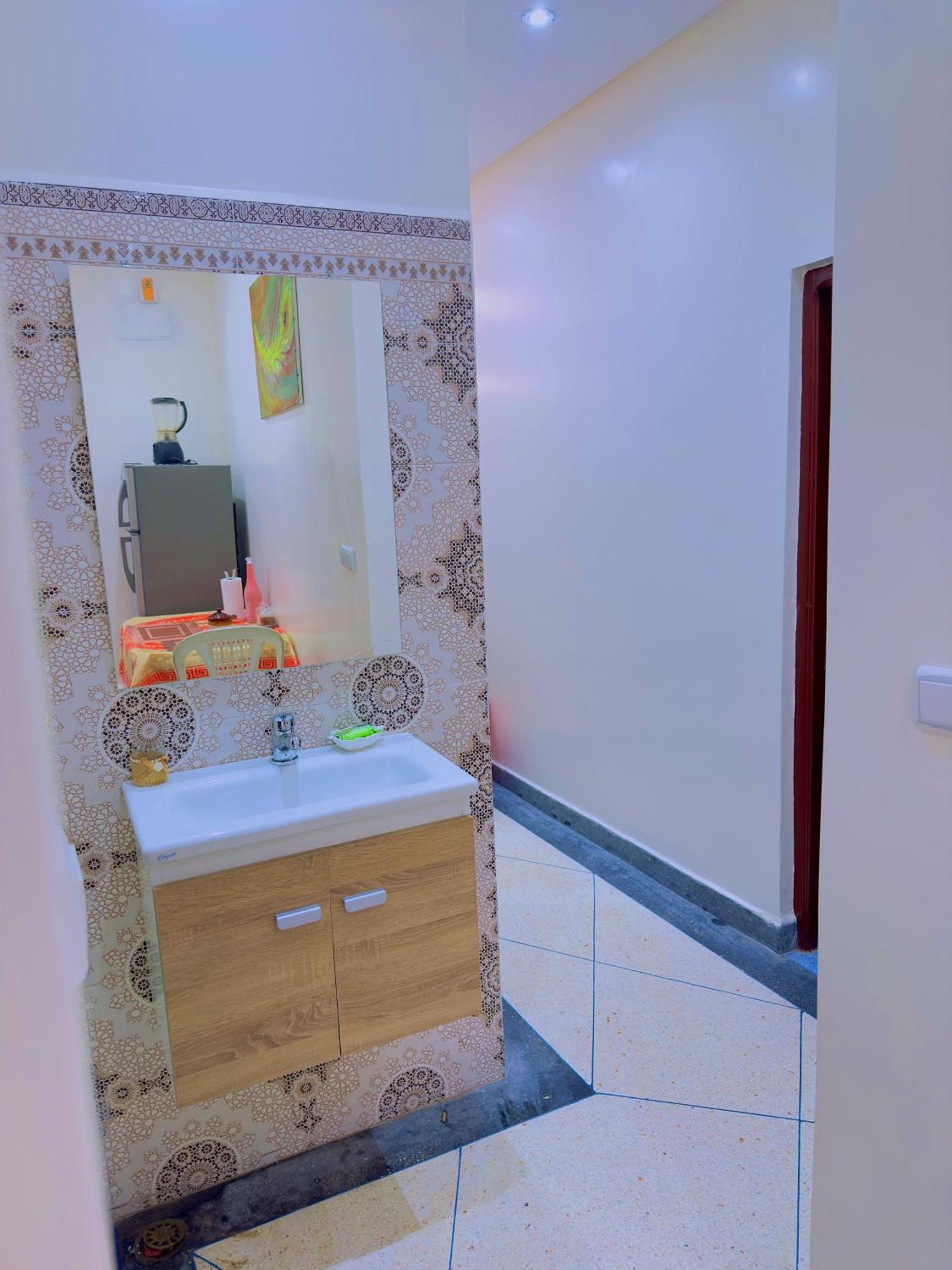 Appartement Quiet Near - High Speed Wifi, Free Parking & Private Entry *